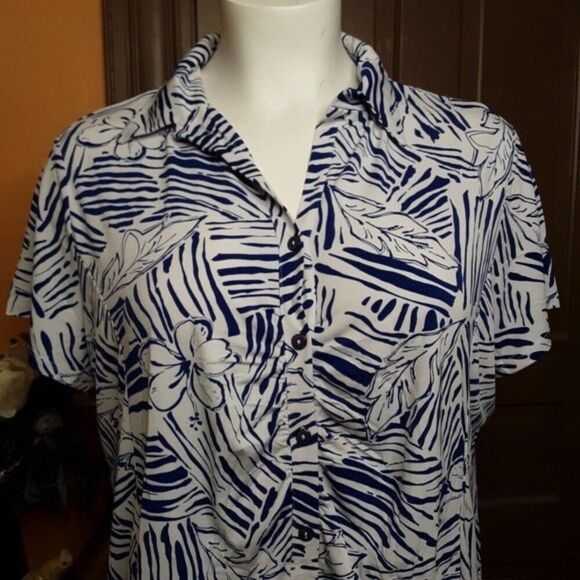 Susan Graver Women's Button Down Blue Shirt size 2X - Picture 1 of 12